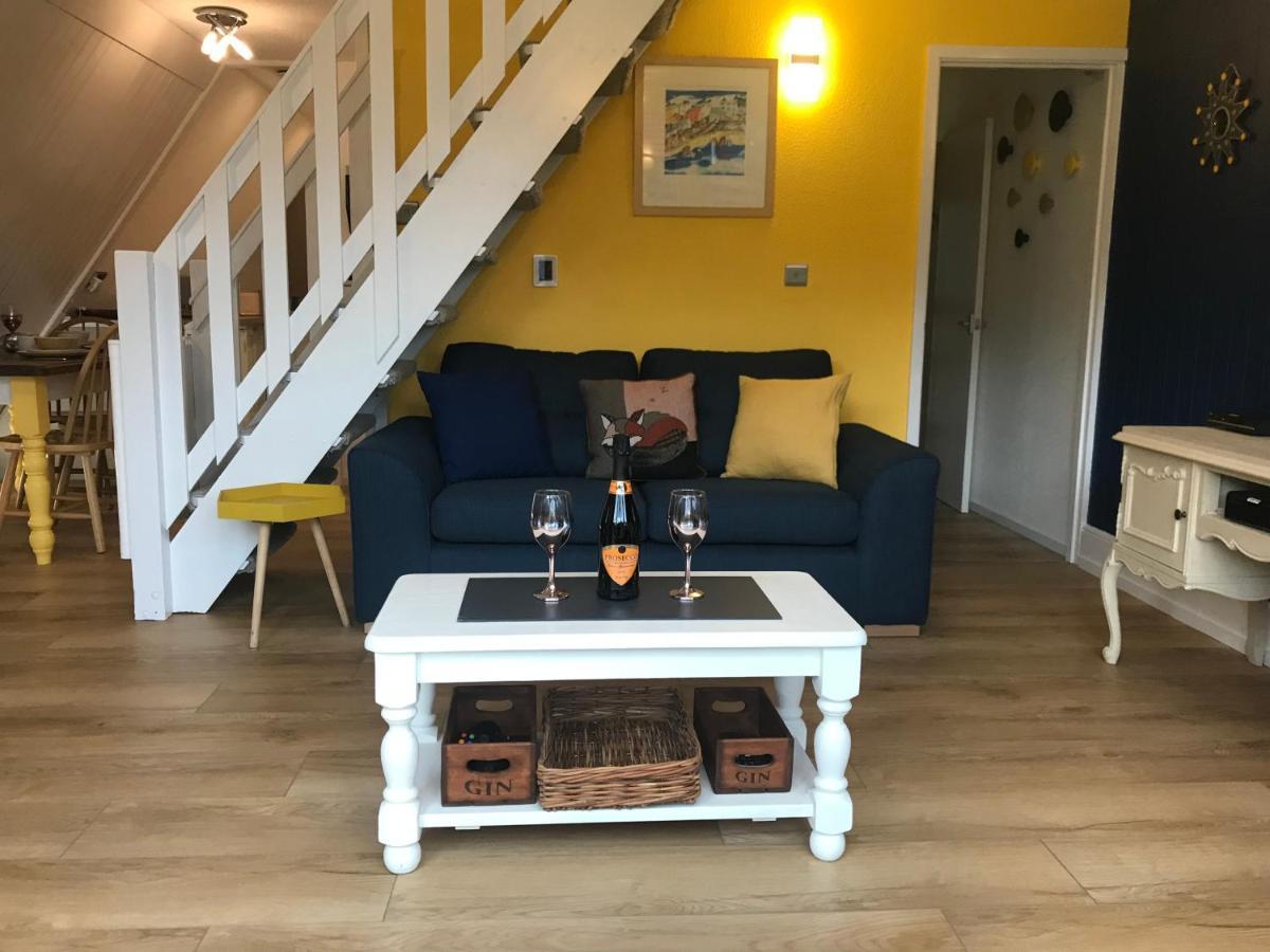 Foxes Sea Side Retreat Deluxe Chalet Is A Lovely Holiday Home Tucked Away On The Kent Coast Kingsdown  ภายนอก รูปภาพ