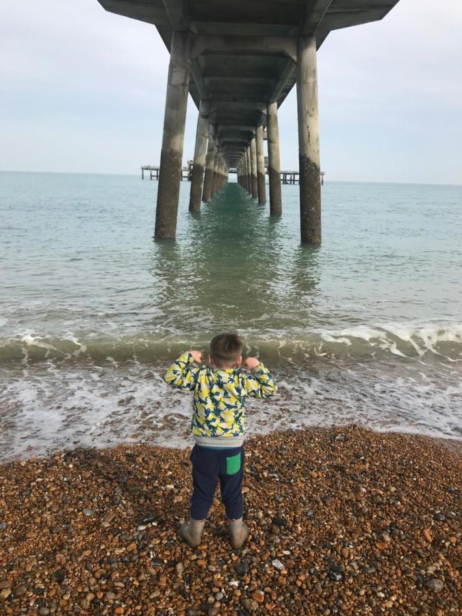 Foxes Sea Side Retreat Deluxe Chalet Is A Lovely Holiday Home Tucked Away On The Kent Coast Kingsdown  ภายนอก รูปภาพ